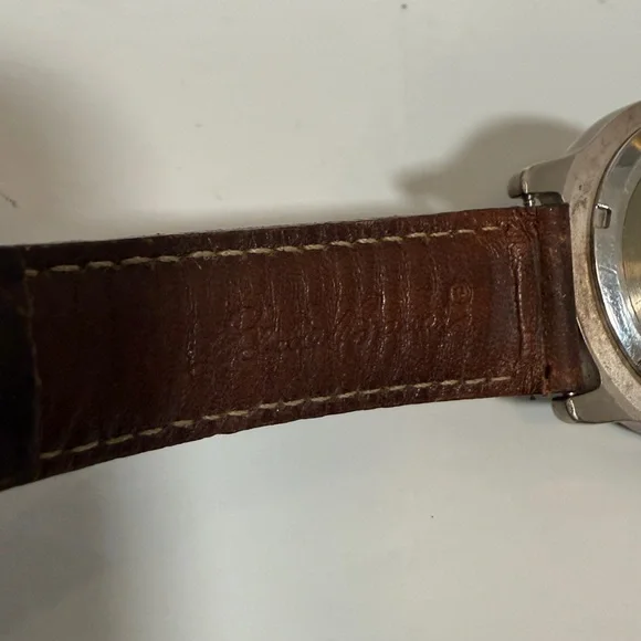 Eddie Bauer Field Watch Green Bezel Cream Dial New Battery - Picture 11 of 12